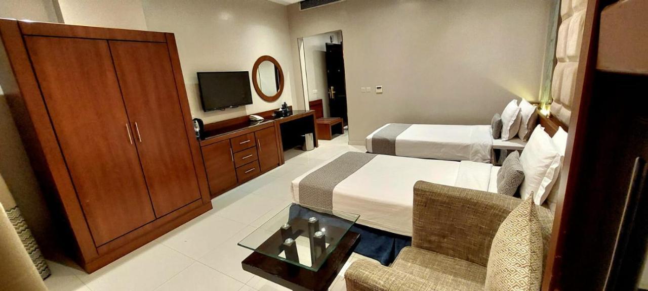 อัล มูฮัยดบ์ ดาวน์ทาวน์ Aparthotel ริยาดห์ ภายนอก รูปภาพ