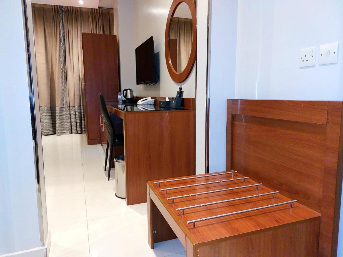 อัล มูฮัยดบ์ ดาวน์ทาวน์ Aparthotel ริยาดห์ ภายนอก รูปภาพ