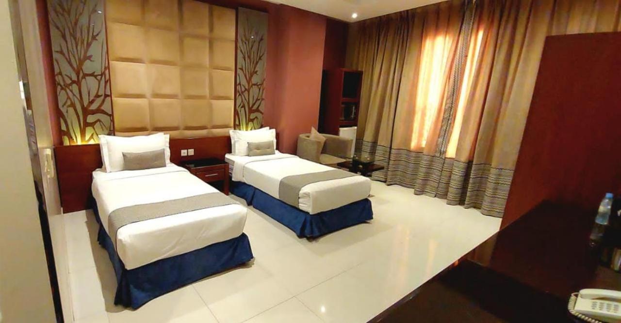 อัล มูฮัยดบ์ ดาวน์ทาวน์ Aparthotel ริยาดห์ ภายนอก รูปภาพ